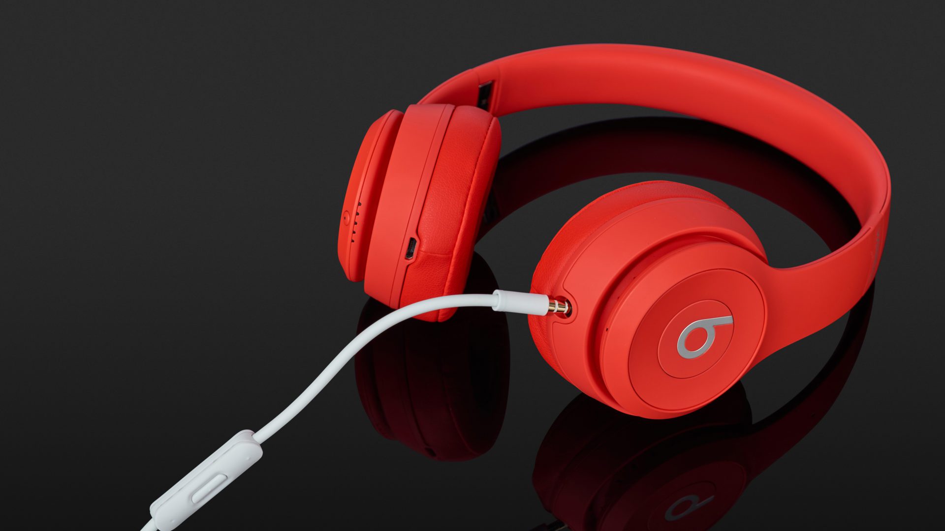 Beats Solo 4 vs 3 comparative