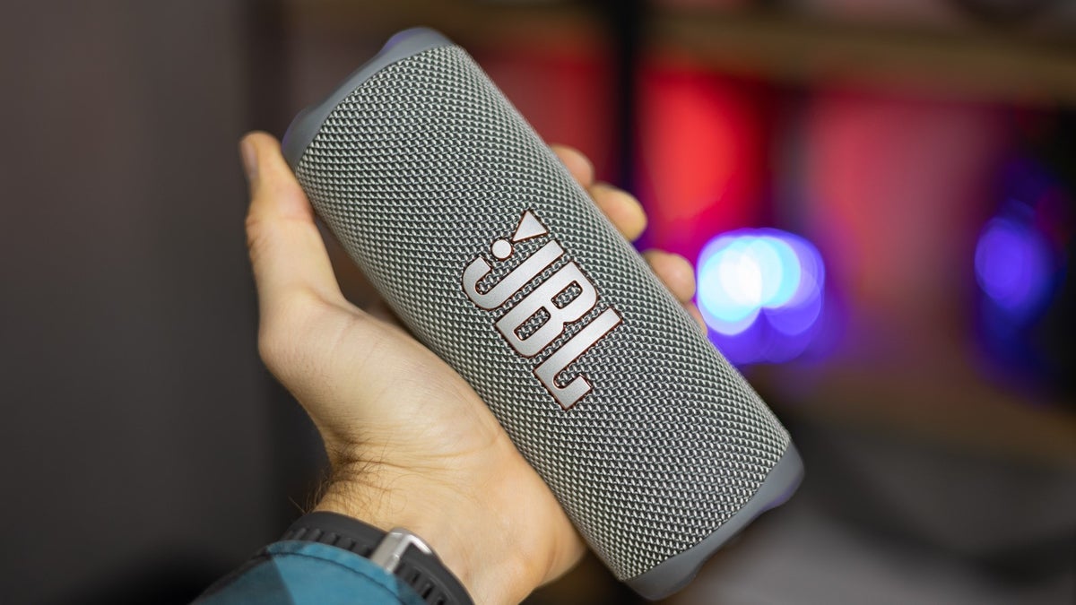 JBL Flip 7 vs 6 differences
